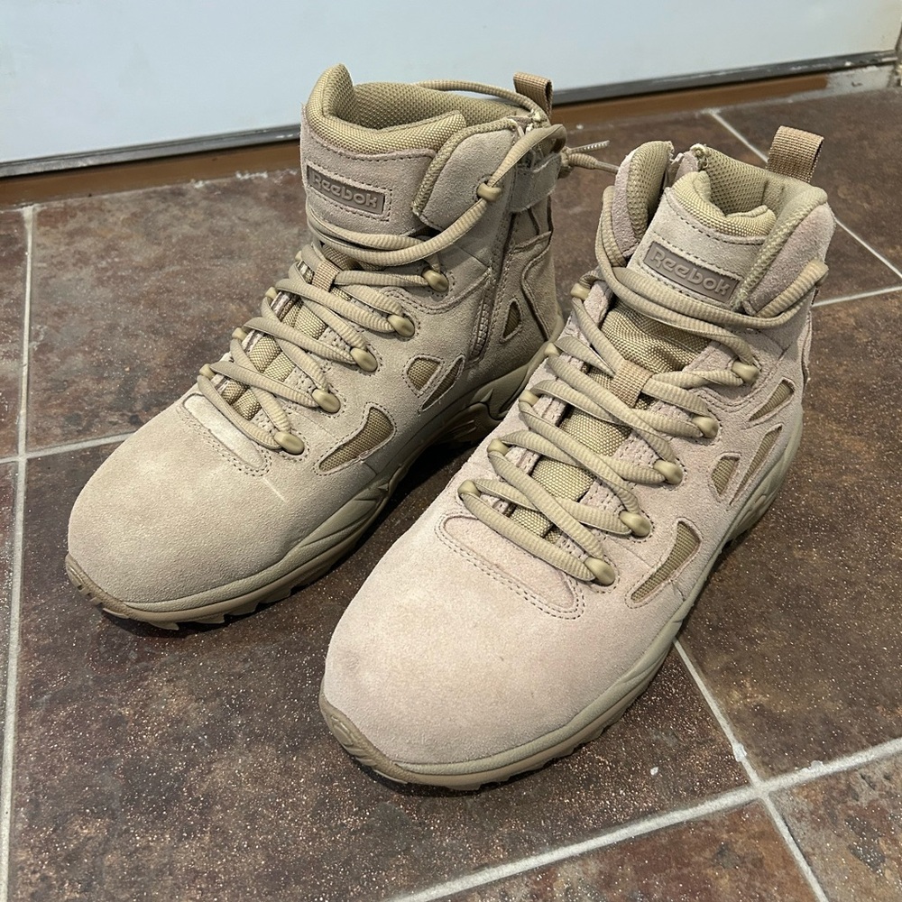 Reebok Men's Tan Stealth Boots